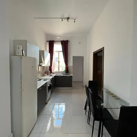 Privat bolig Small With Shared Bathroom