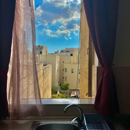 Small With Shared Bathroom Privat bolig Sliema