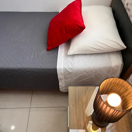 Small With Shared Bathroom Privatunterkunft Sliema
