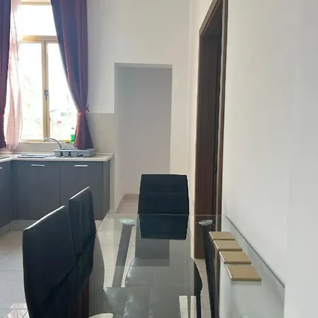 Small With Shared Bathroom Sliema