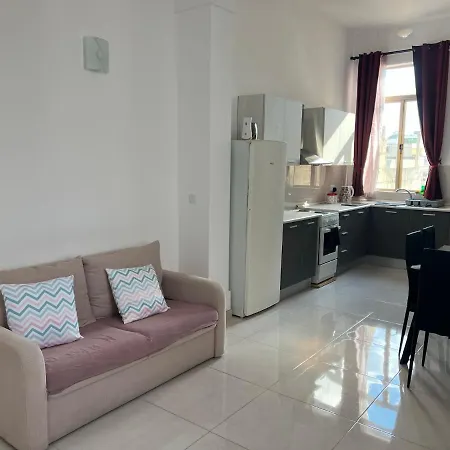 Small With Shared Bathroom Sliema