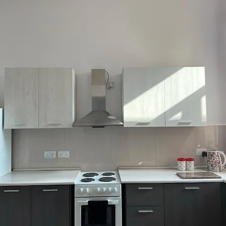 Small With Shared Bathroom * Sliema