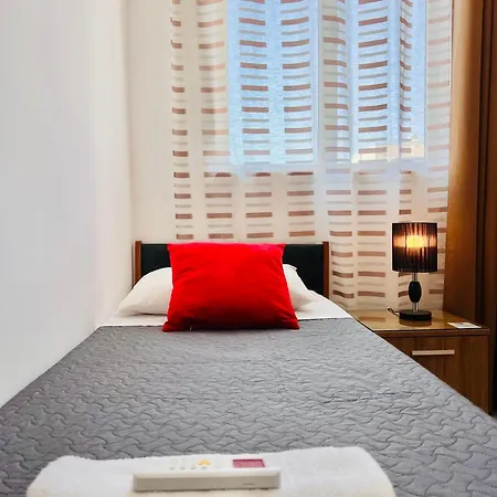 Small With Shared Bathroom * Sliema
